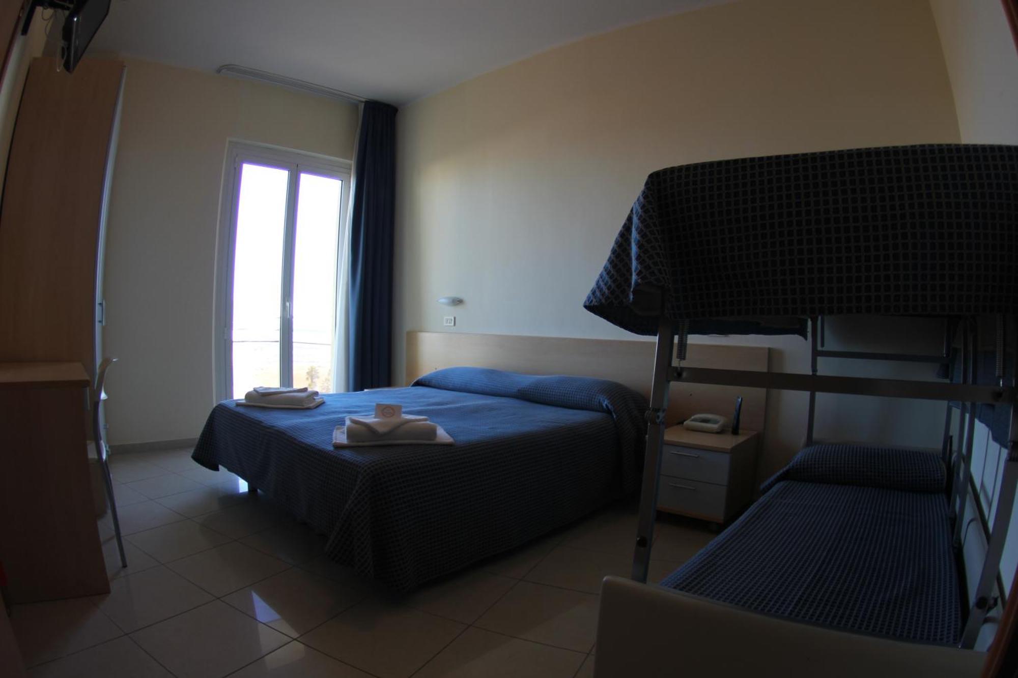 Hotel Fantasy Rimini Szoba fotó