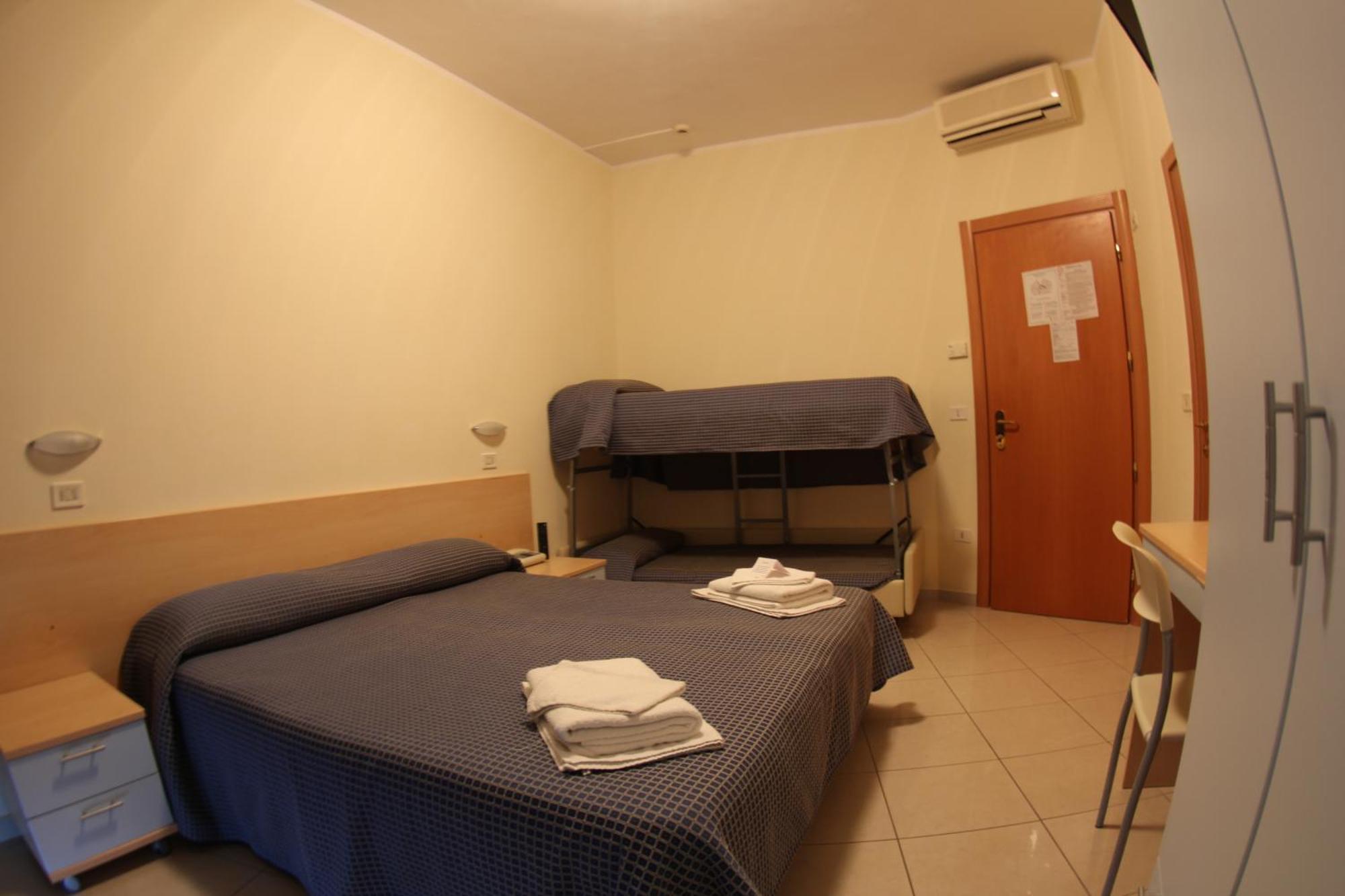 Hotel Fantasy Rimini Szoba fotó