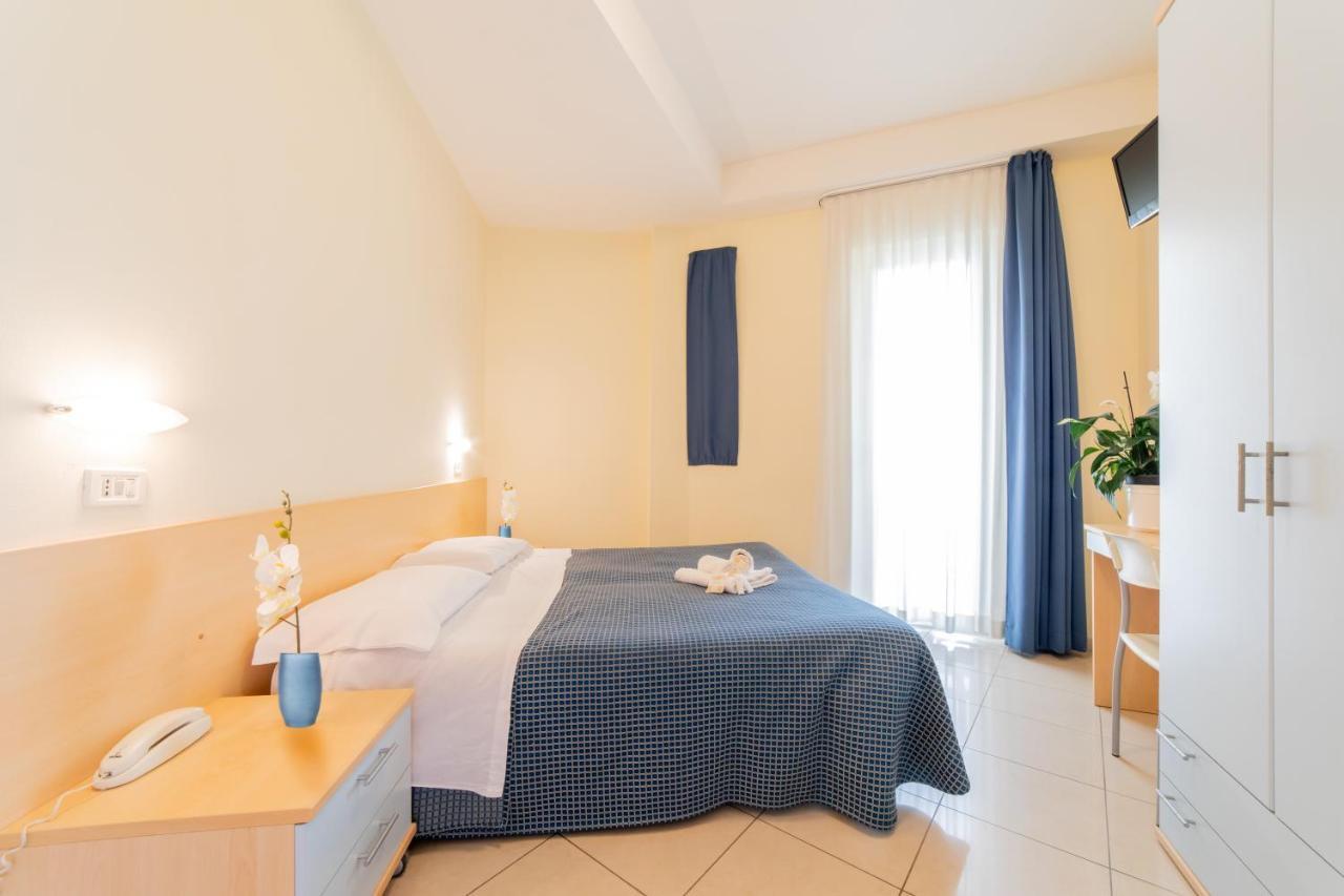 Hotel Fantasy Rimini Kültér fotó