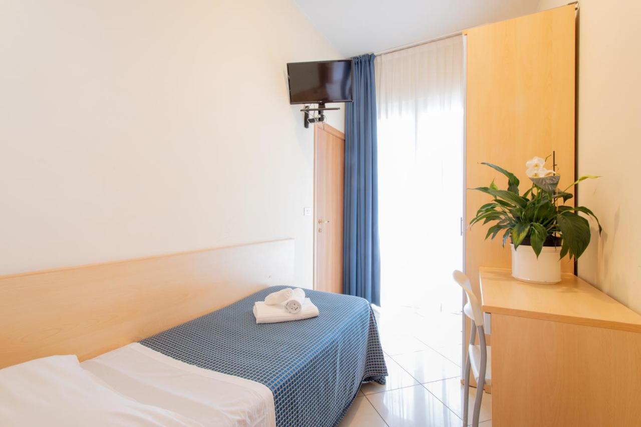 Hotel Fantasy Rimini Kültér fotó